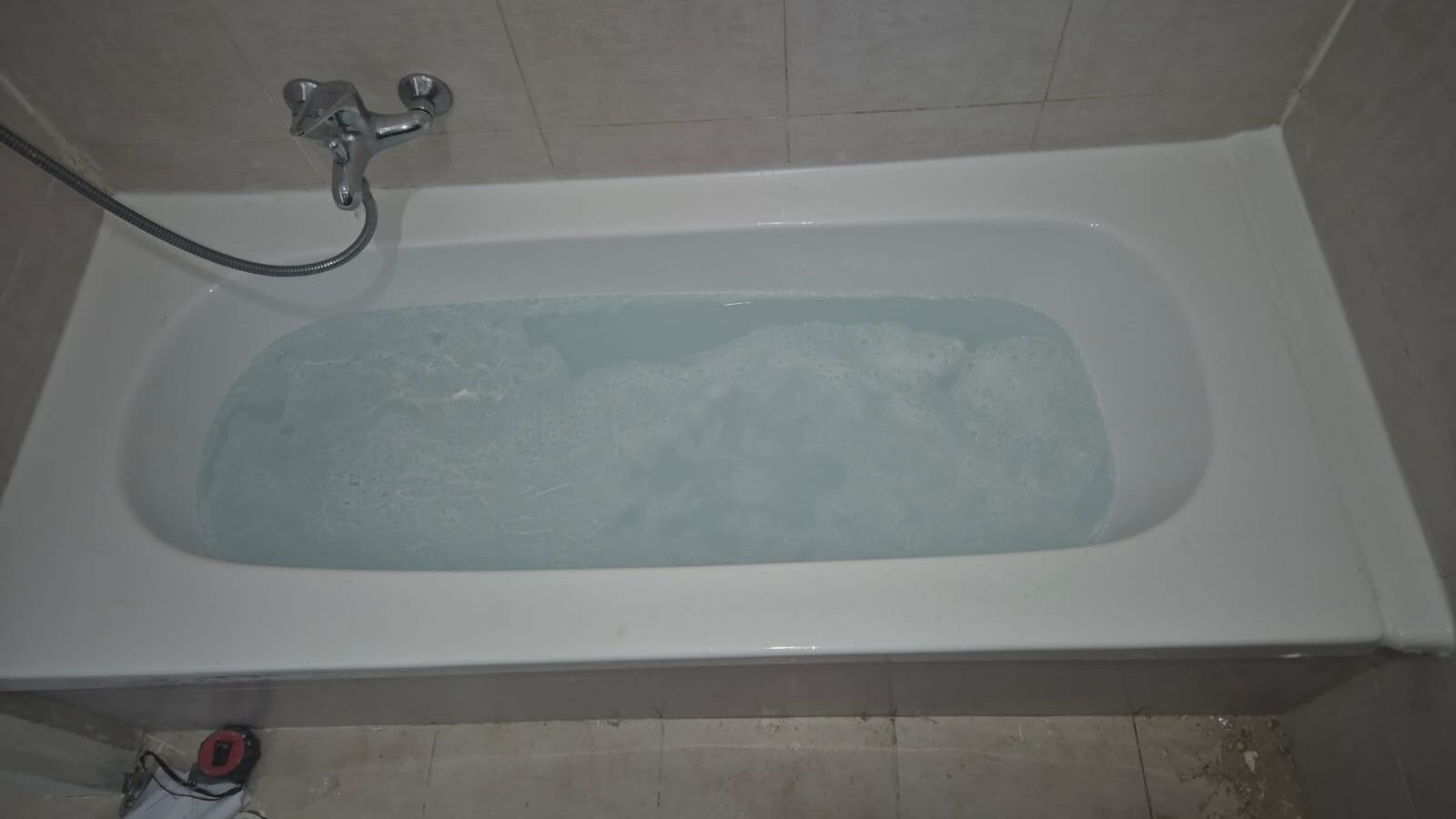 חידוש אמבטיות מקצועי ללא הריסה